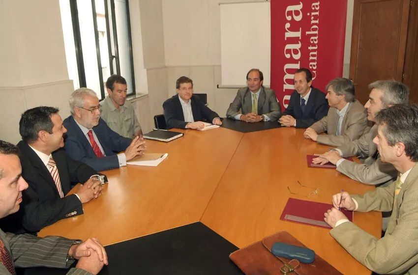  Fecoursa presenta al Gobierno regional, al Ayuntamiento y a la Cámara un plan de desarrollo comercial para Santander