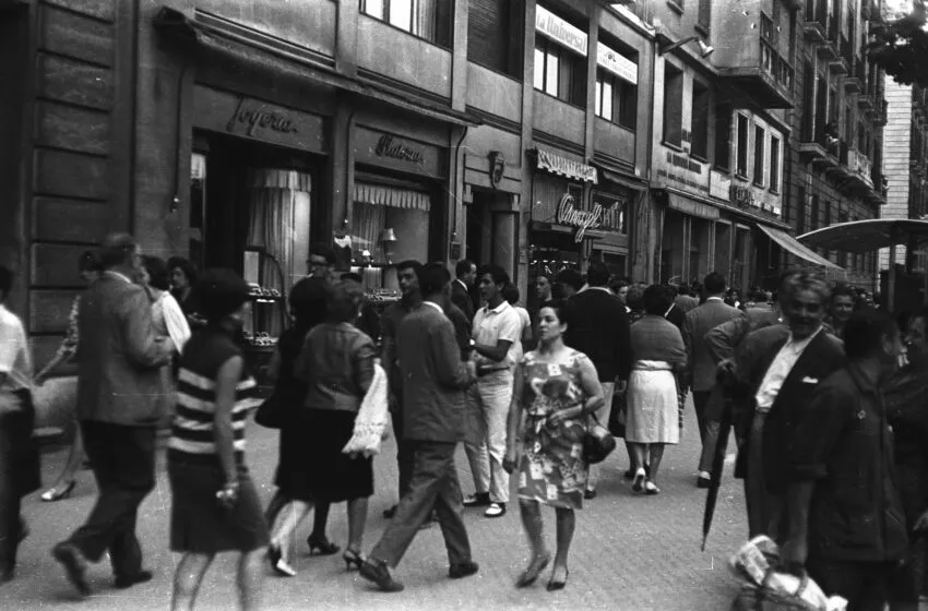  La exposición “Recuerdos de una tarde de compras” muestra la vida comercial del Santander de los 60 a través de la fotografía