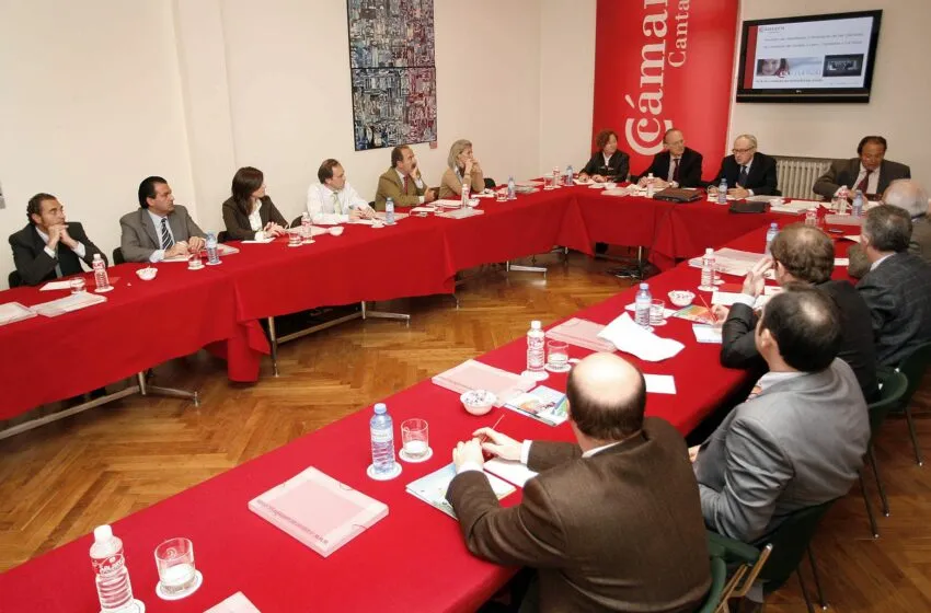  Representantes de 11 Cámaras de Comercio de Castilla y León, La Rioja y Cantabria se reúnen en Santander para abordar temas comunes