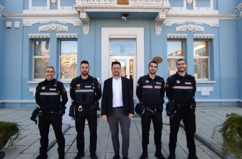  TOMAN POSESIÓN LOS TRES NUEVOS AGENTES DE LA POLICÍA LOCAL DE COLINDRES