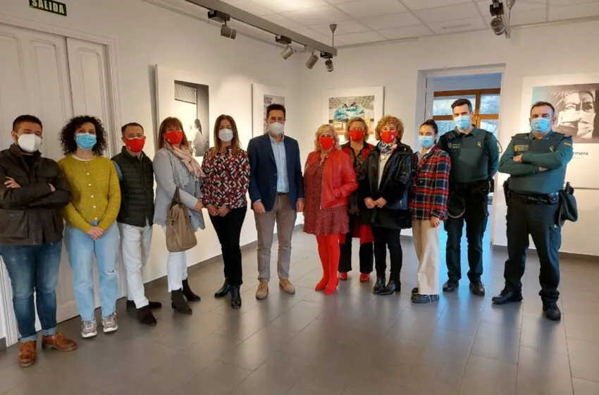  Inaugurada en la Casa de Cultura de Colindres  la exposición “Miradas Enfermeras de la pandemia”