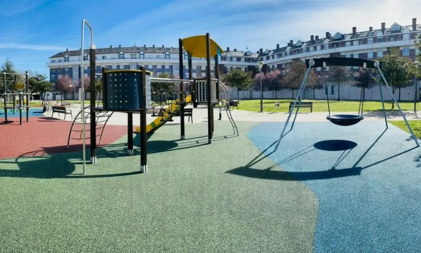  Finalizadas las reformas de los parques infantiles de la Alameda del Ayuntamiento y el parque de los Astilleros