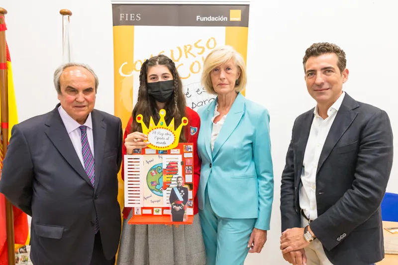 Noticias de Cantabria | El Cántabro | La alumna de la Sagrada Familia Jana Santos gana la fase autonómica del concurso ‘¿Qué es un rey para ti?’