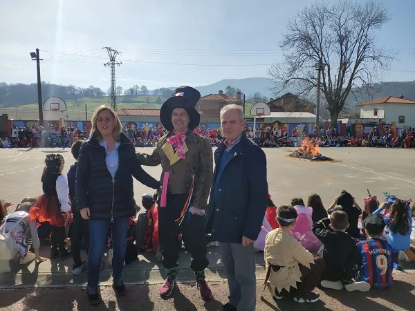  El Carnaval escolar llenó de colorido y alegría las calles del municipio