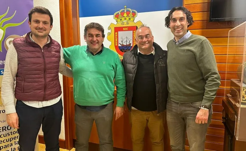  SOBERÓN Y HOZ RECIBEN A LOS PILOTOS DE RALLY MANUEL Y JONATAN CABO