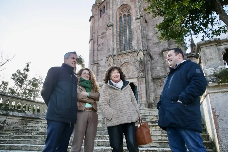  Zuloaga anuncia que en agosto estará concluida la restauración de las fachadas de la Capilla Panteón de Sobrellano