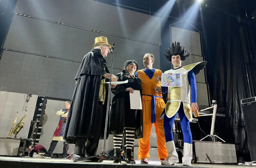  DRAGON BALL LIN GANA EL PRIMER PREMIO DE ARTILUGIOS DEL GRAN DESFILE DE CARNAVAL DE LAREDO