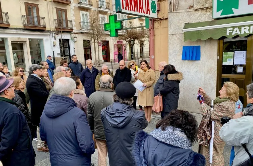 Noticias de Cantabria | El Cántabro | Santander dedica su 19 placa de la ruta de Ilustres al escritor Marcial Solana