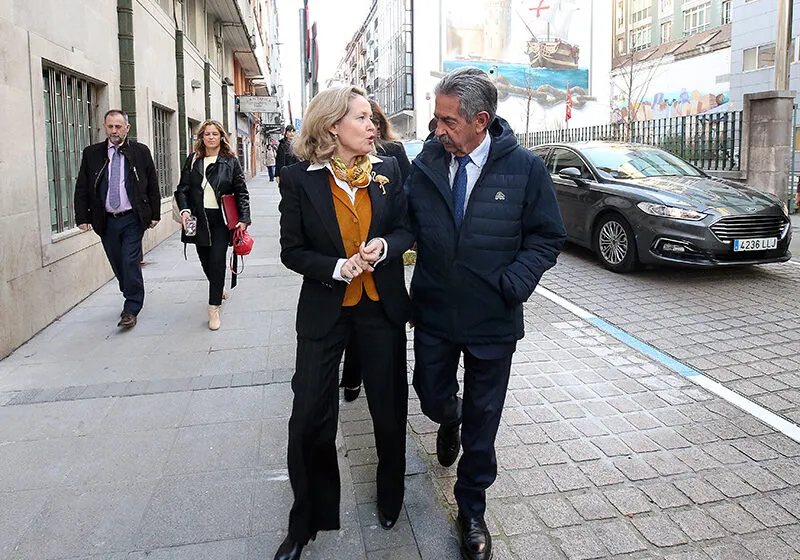  Revilla pide a Calviño que traslade «la indignación y el cabreo» de Cantabria por el problema de los trenes y exige una «reparación urgente»