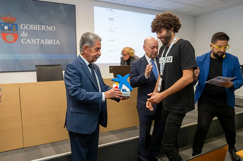  Revilla reitera el apoyo del Gobierno al emprendimiento y a las «ideas innovadoras»