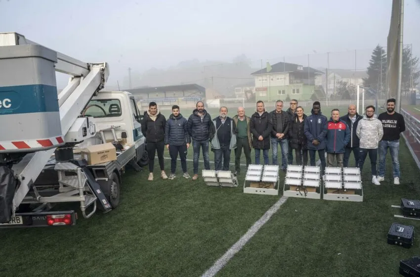  Camargo instala iluminación led en el campo de fútbol de Revilla 