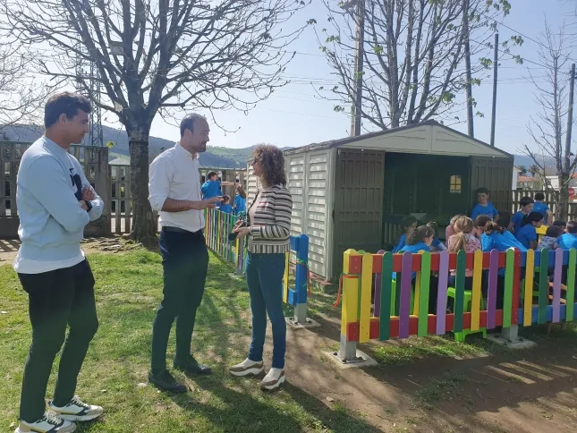  López Estrada inaugura la nueva “casita de juegos” del Pintor Escudero Espronceda