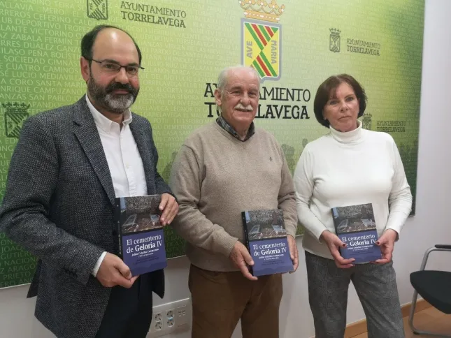Presentado el libro ‘Cementerio de Geloria IV. Julián Ceballos Campuzano y 950 vecinos más’