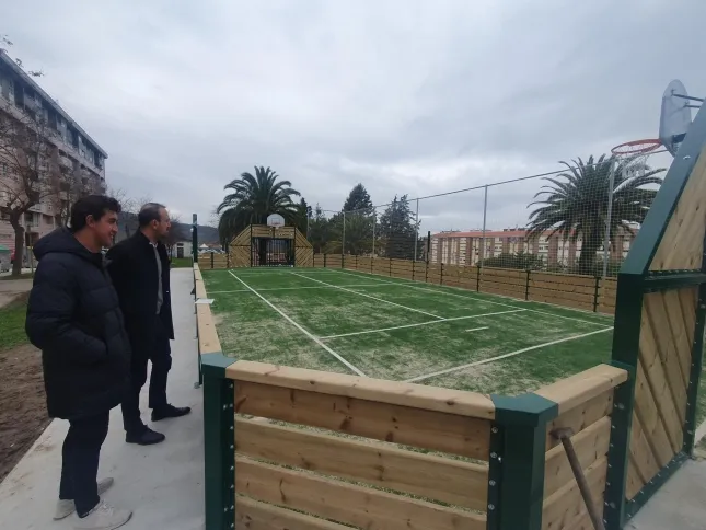 Abierta al público la nueva pista deportiva de la Plaza de las Autonomías