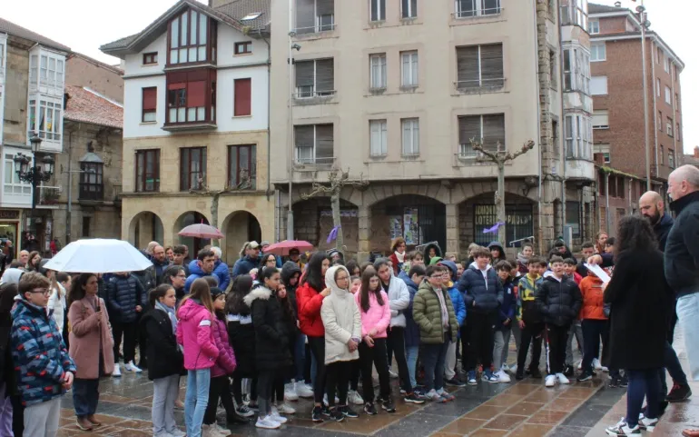 Noticias de Cantabria | El Cántabro | La lectura de un manifiesto inaugura los actos conmemorativos del Día Internacional de la Mujer