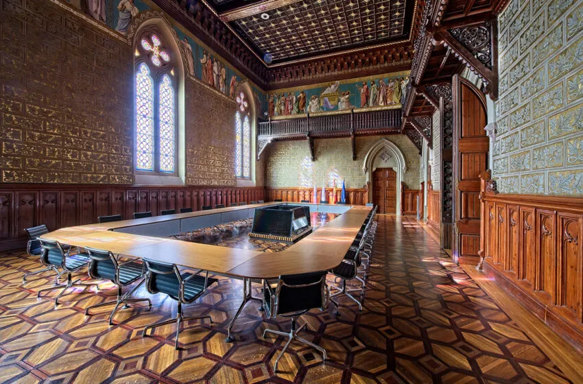  El Gobierno organiza unas jornadas de puertas abiertas para poner en valor la riqueza patrimonial del Seminario Mayor de Comillas y la recién restaurada iglesia