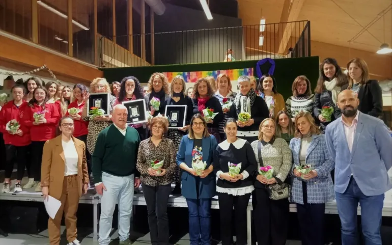  El Ayuntamiento reconoce la importancia de la mujer en la difusión y conservación del folclore
