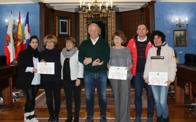  Casa Vejo recoge el primer premio del Concurso de Escaparates Navideños