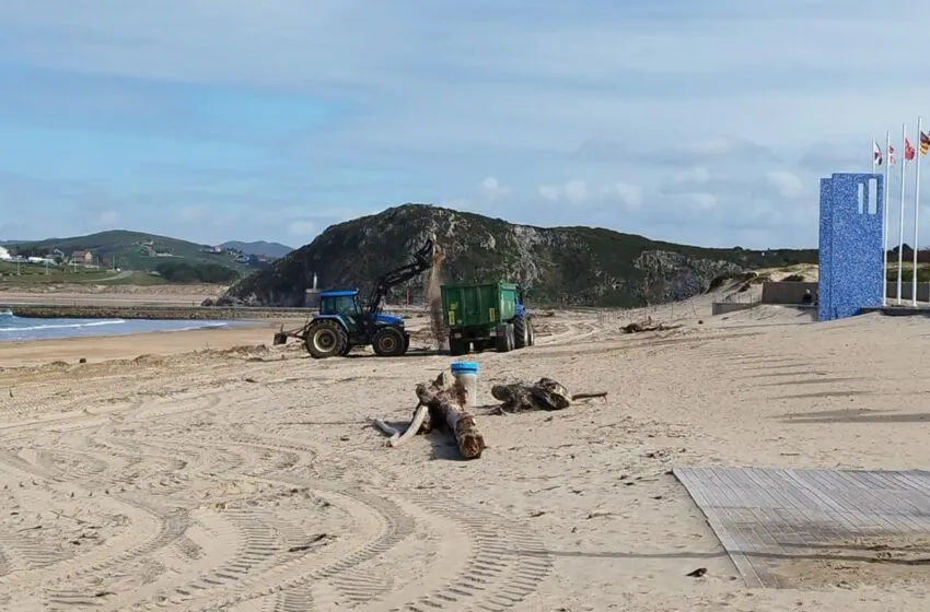  El Ayuntamiento de Suances prepara la limpieza de sus playas de cara a Semana Santa