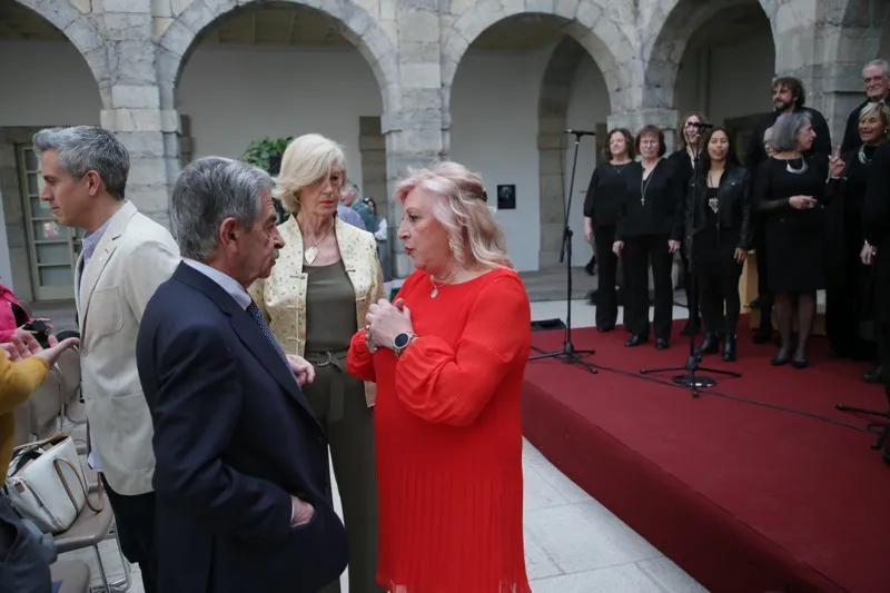  Revilla ensalza la atención y la calidez de la enfermería de Cantabria y pone en valor su comportamiento durante la pandemia