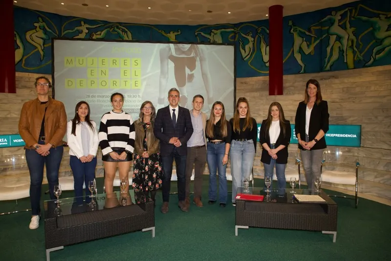  Zuloaga destaca que «hay que seguir avanzando en igualdad» a través de las grandes figuras femeninas del deporte cántabro