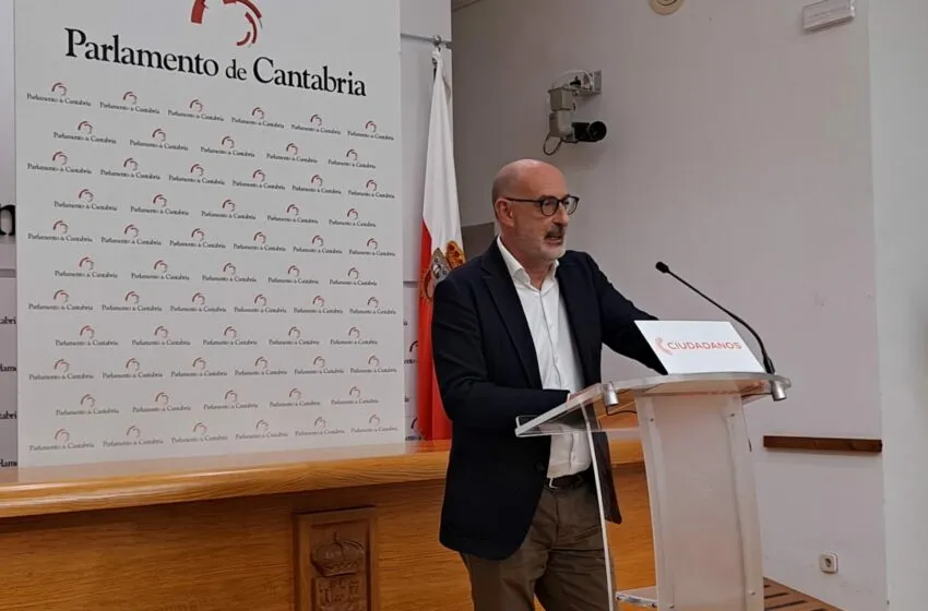  Álvarez: “Me parece bien la dimisión de Gochicoa pero no es suficiente”