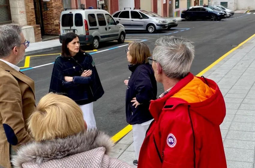  El Ayuntamiento renueva la pavimentación de aceras y calzada en la calle La Amistad