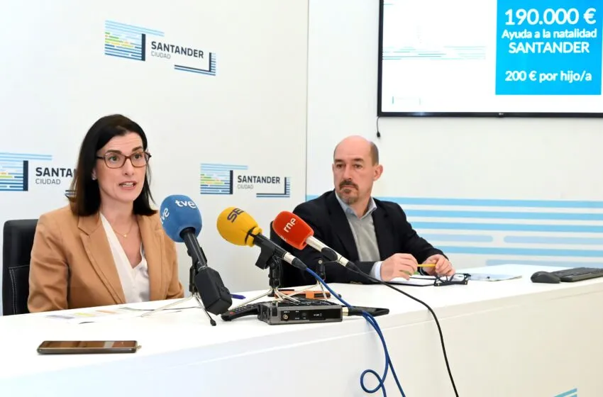  Santander ayudará con 200 euros a las familias que tengan o adopten un hijo a lo largo de 2023