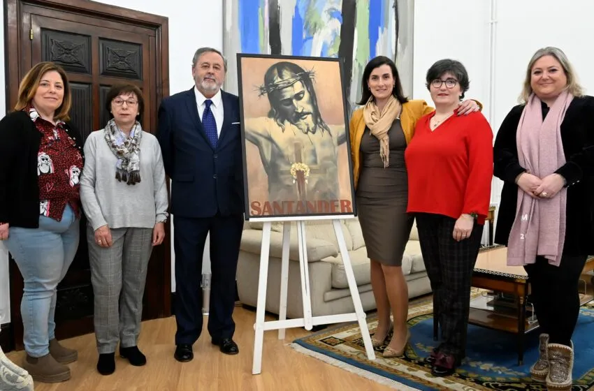 Santander muestra su apoyo a las cofradías penitenciales y a la Semana Santa