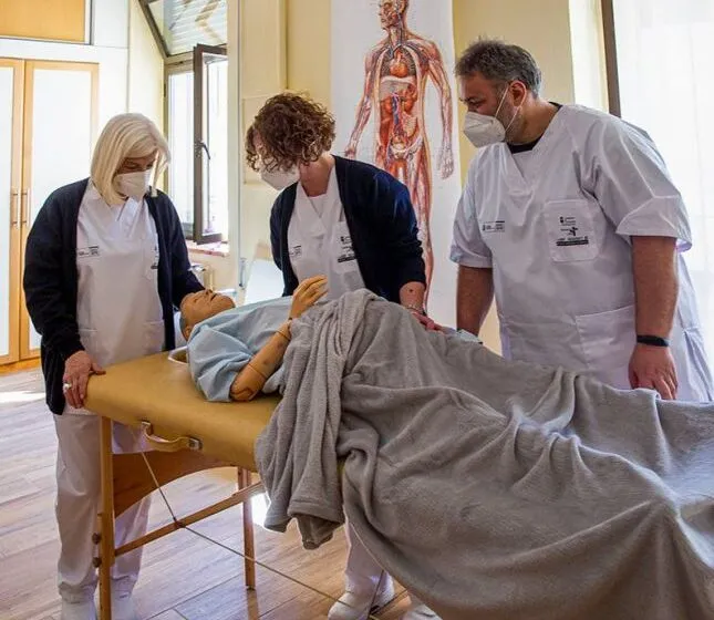  El programa Empleo-Mujer (MUR) forma a 15 mujeres en ‘Introducción a la Atención Sociosanitaria’