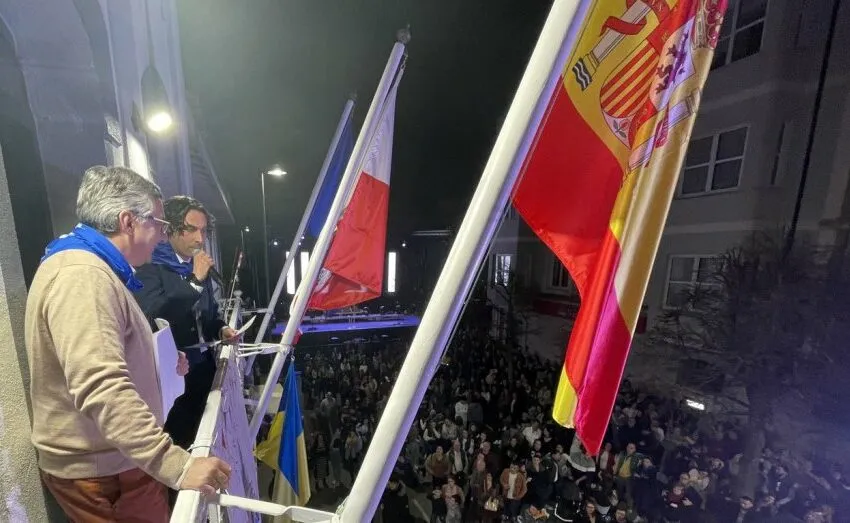  LAS FIESTAS DE SAN JOSÉ VIVEN SU PREGÓN MÁS MULTITUDINARIO