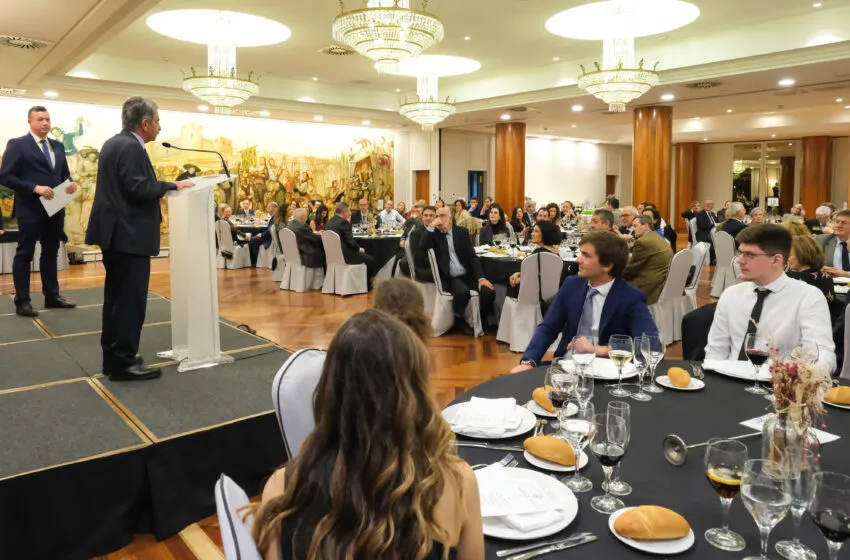 Revilla respalda al Colegio Oficial de Ingenieros Industriales de Cantabria en la celebración de su fiesta patronal