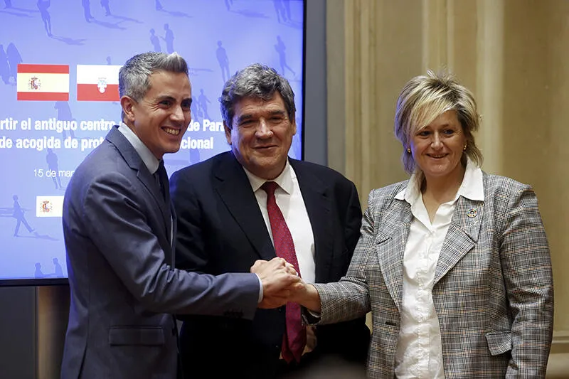  Cantabria y el Estado firman el acuerdo para la creación de un centro de refugiados en el antiguo Hospital Psiquiátrico de Parayas con 30 millones de euros de inversión