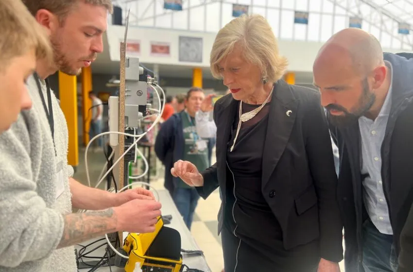  Lombó ensalza el valor de la FP que ocupa hoy un lugar que «merecía haber tenido hace muchísimo tiempo»