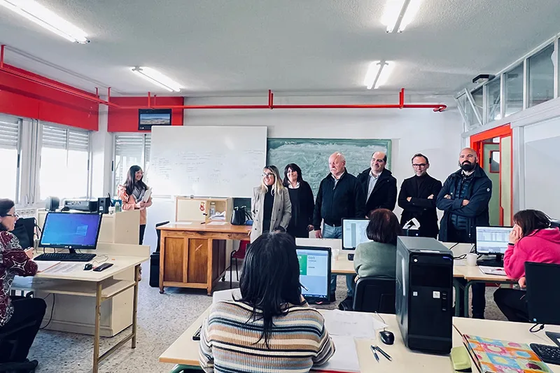  Eugenia Gómez anima a los jóvenes a «aprovechar al máximo» las oportunidades que ofrecen los programas de formación para el empleo