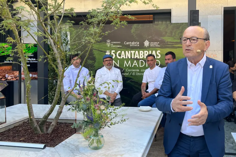  López Marcano reivindica el papel de los cocineros cántabros y su capacidad para «transformar los recursos de la tierra en producto turístico de moda»