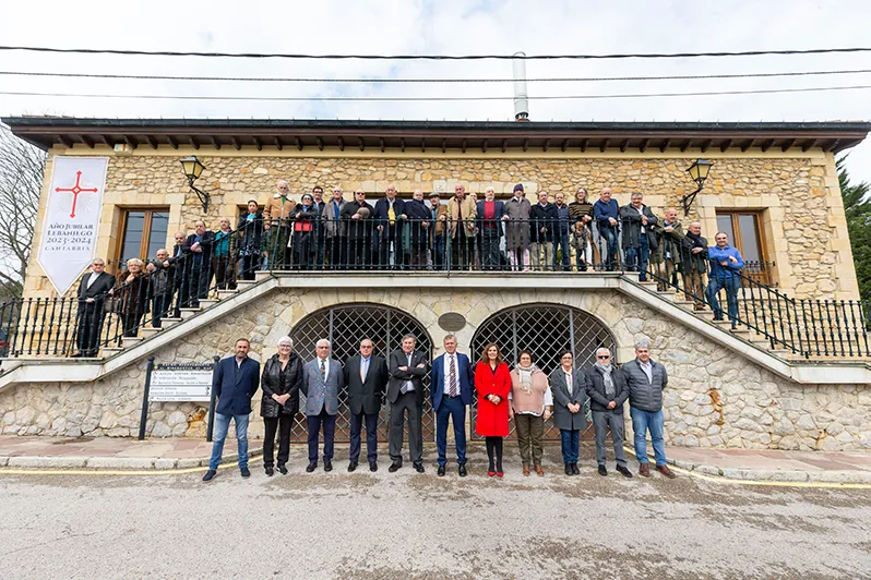  El Gobierno cántabro se suma al homenaje a José Manuel Gómez, ex secretario municipal de Ribamontán al Mar