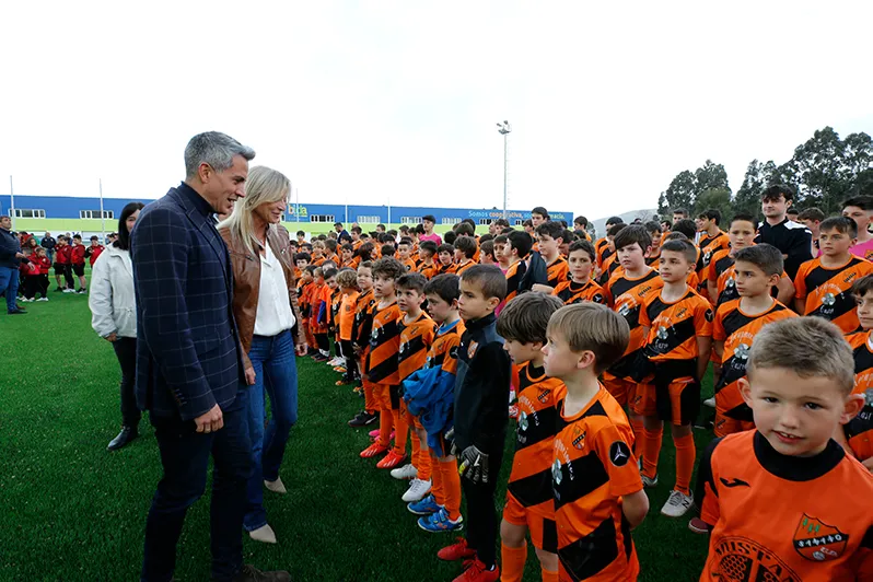  Zuloaga inaugura la primera fase de las obras del campo de futbol del Vallegón
