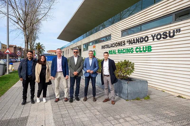  Zuloaga anuncia la inversión de 540.000 euros para la construcción de graderíos en dos campos de fútbol del ‘Nando Yosu’ en Santander