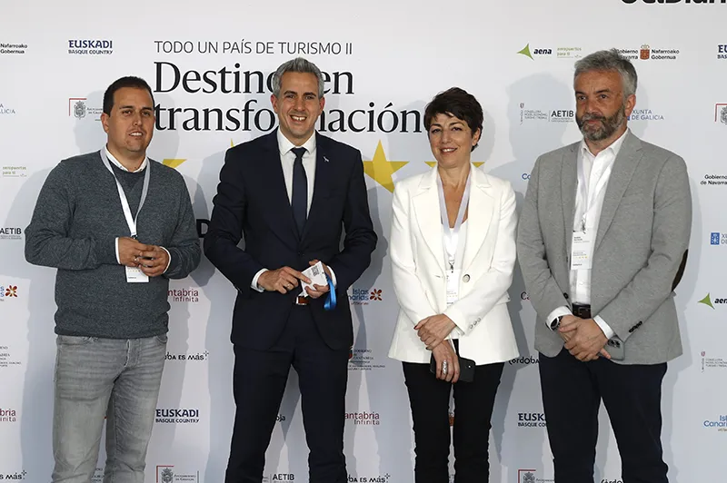  Zuloaga reivindica una «revolución cultural» en Cantabria con el arte rupestre como elemento central