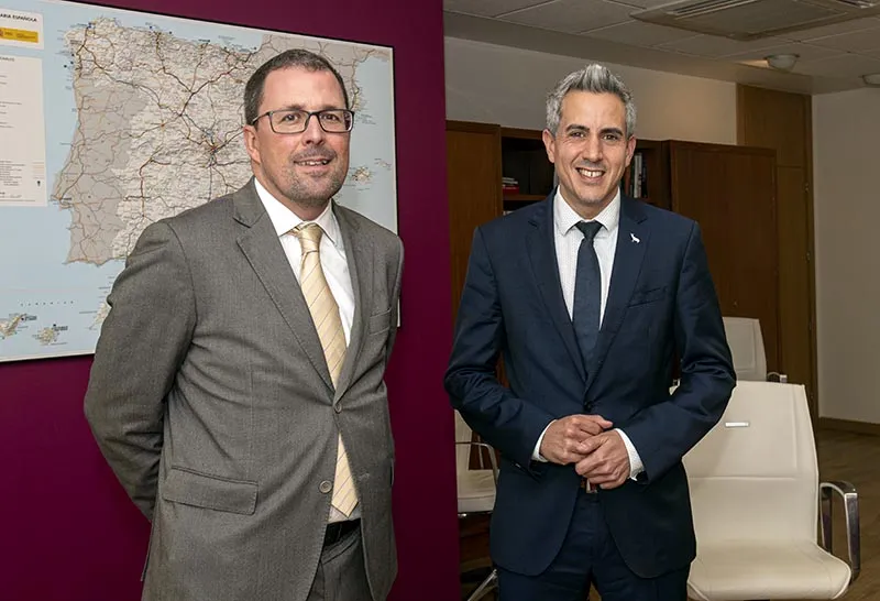  Zuloaga asegura que la reunión con el presidente de RENFE pone «negro sobre blanco» el compromiso del Gobierno de España para que «Cantabria tenga más y mejores trenes»