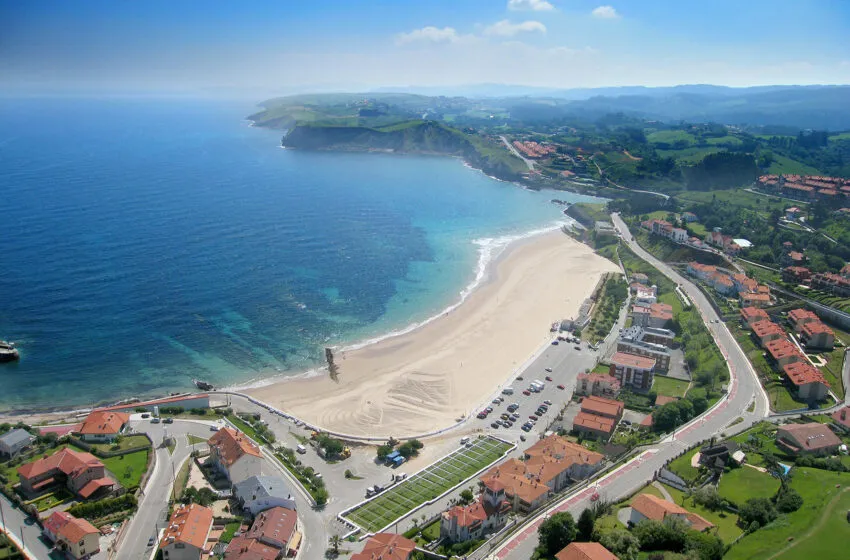  Cruz Roja prestará el servicio de socorrismo, vigilancia y salvamento en la playa de Comillas este verano
