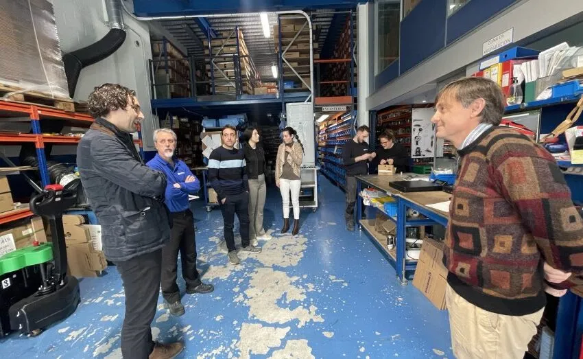 SOBERÓN Y HOZ VISITAN LA EMPRESA TEJASA, EN EL POLÍGONO DE TIRSO