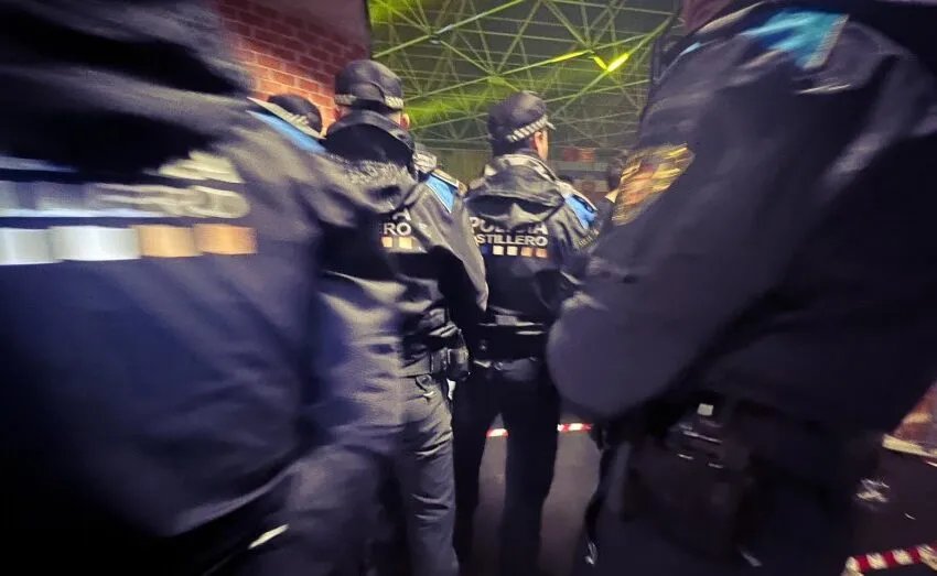  LA POLICÍA LOCAL DE ASTILLERO DETIENE A UN HOMBRE QUE ATRACÓ A UNA VECINA DE ASTILLERO DE AVANZADA EDAD