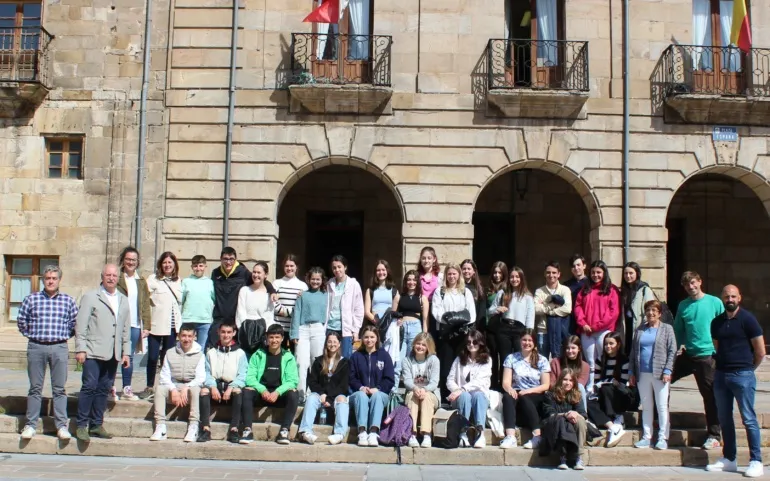  Visita de escolares alemanes al Ayuntamiento de Reinosa