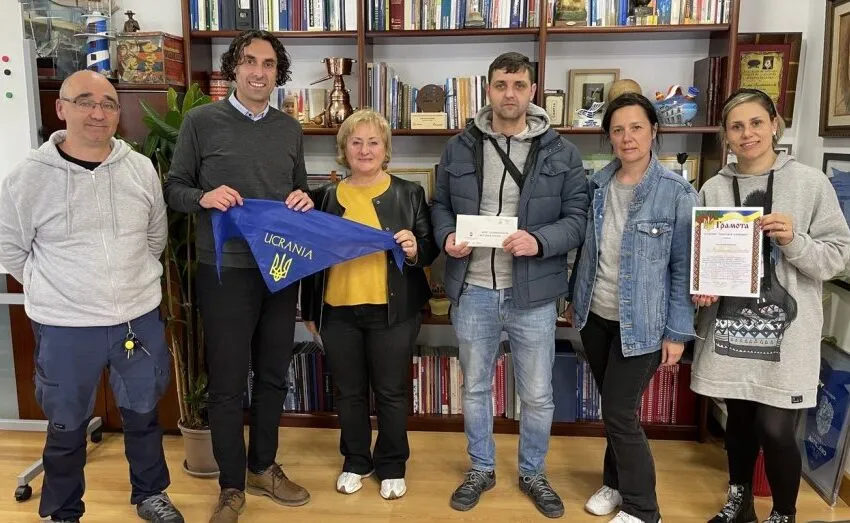  EL AYUNTAMIENTO DE ASTILLERO HACE ENTREGA DE LA RECAUDACIÓN SOLIDARIA POR LA VENTA DEL PAÑUELO DE LAS FIESTAS