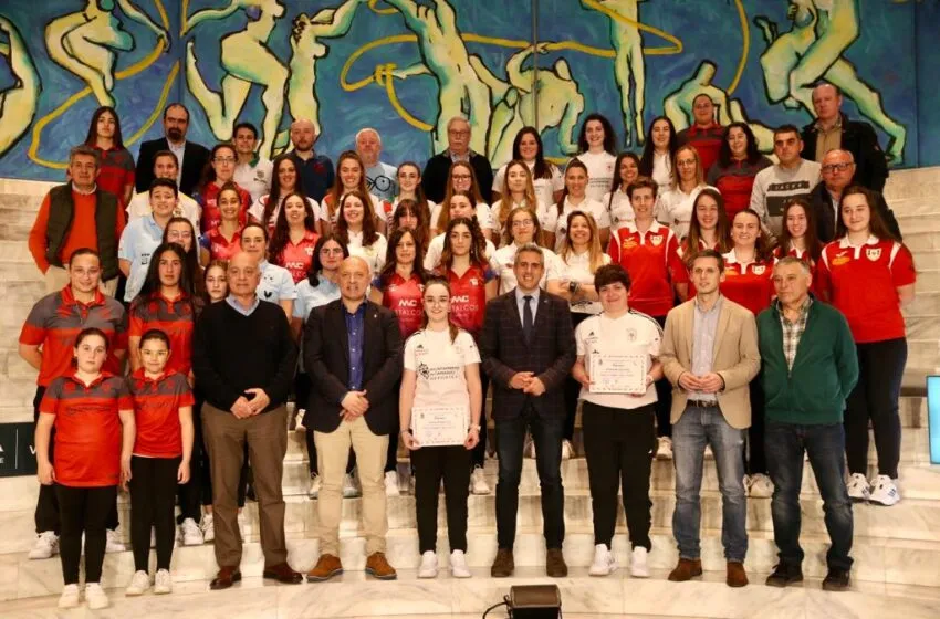  Zuloaga asiste a la presentación de la Liga de Bolos Femenina que se celebrará desde el 6 de abril y contará con 9 equipos
