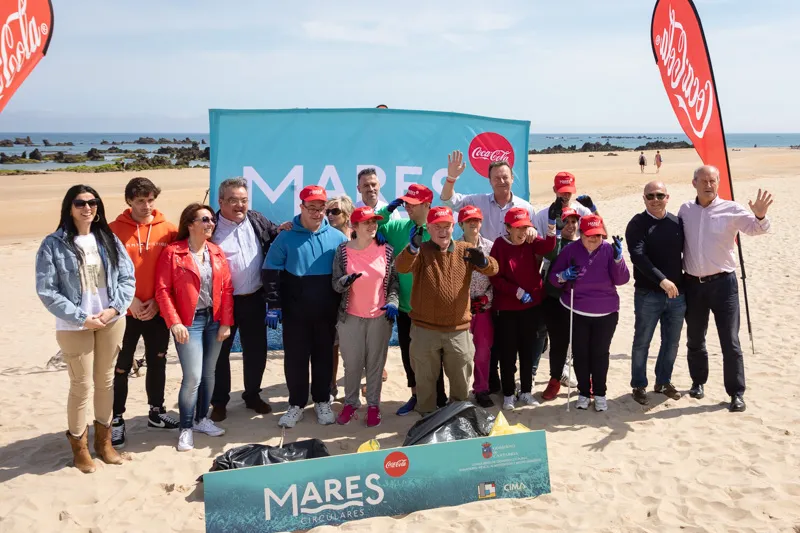  El proyecto Mares Circulares recala en Noja para mantener limpia de residuos la playa de Trengandín