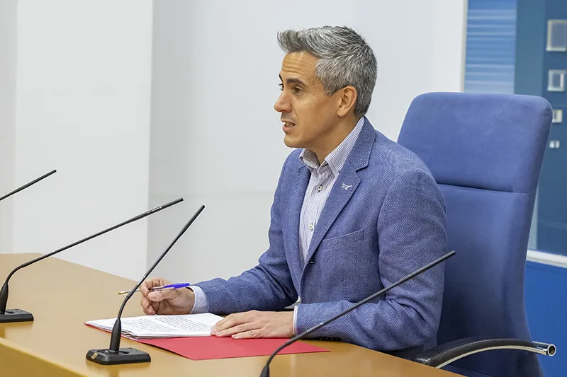 Noticias de Cantabria | El Cántabro | Aprobados convenios con Adif para la supresión de tres pasos a nivel en San Vicente de la Barquera, Ramales de la Victoria y Medio Cudeyo