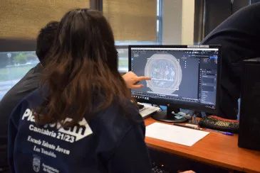 Noticias de Cantabria | El Cántabro | Participantes en la Escuela del Talento Joven “Los Tonaldo” se enfrentan al reto de animar hitos patrimoniales del municipio para poder visitarlos en 3D